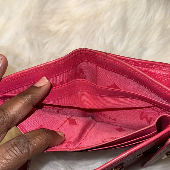 Authentic MCM Pink Leather Studded Logo Motifs Trifold Wallet with keychain GUC - Picture 15 of 17